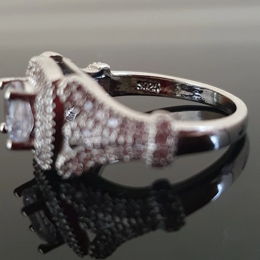 Chic Designer Silver Jewelry Set - Picture 6 of 9